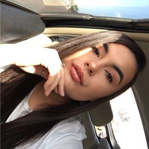 Meet your Posher, Larissa